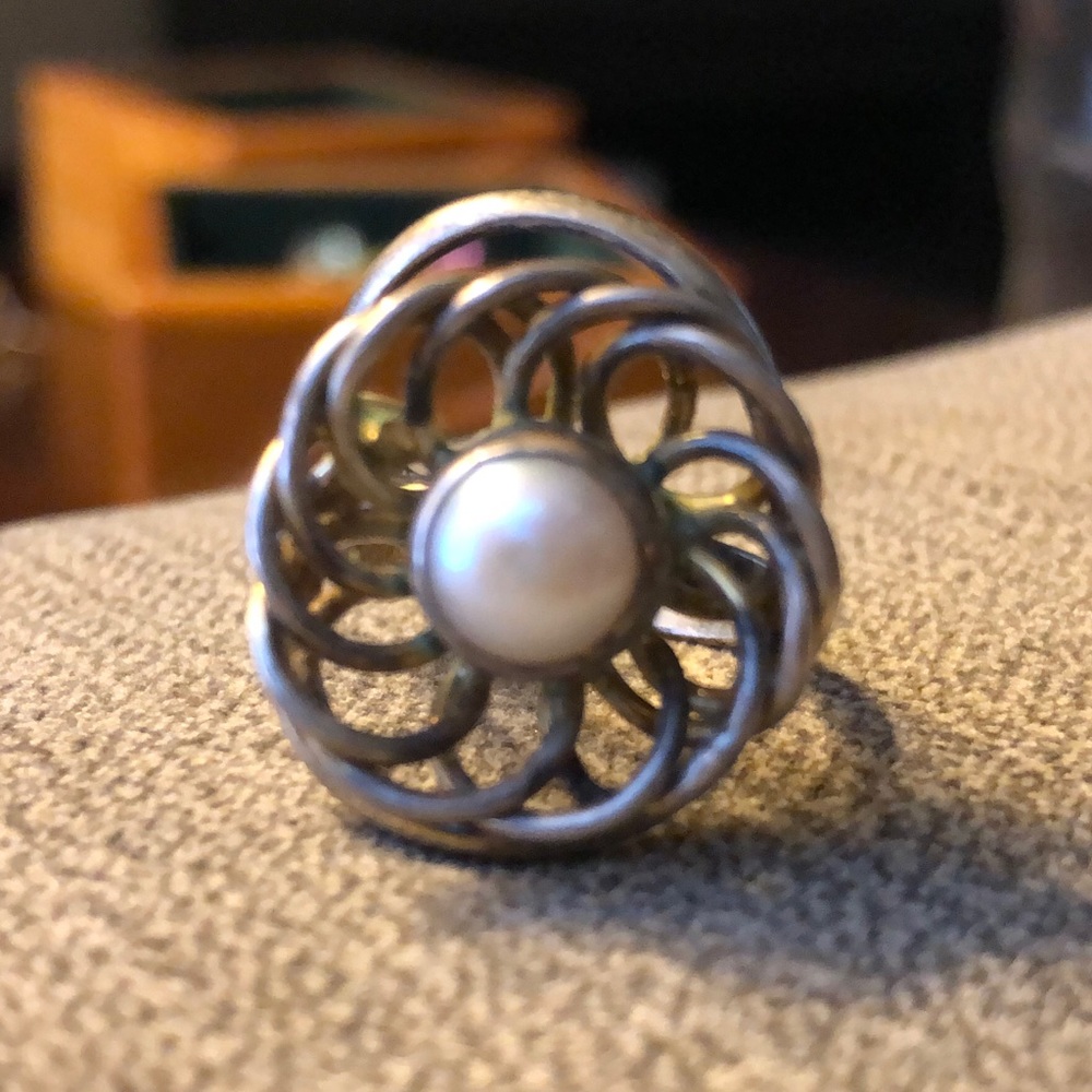 Sterling Silver Pearl Flower Ring